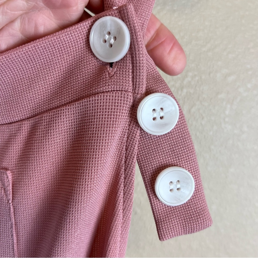 Halara Adjustable Strap Button Pockets Waffle Cas… - image 10